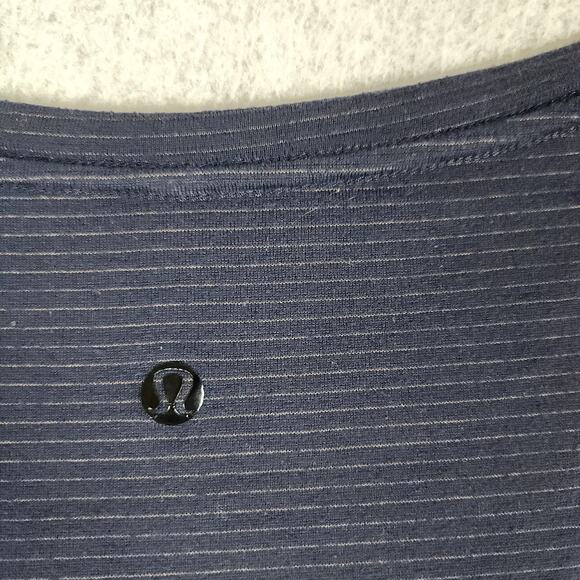 Lululemon Shirt Mens Size Small V Neck Tee Navy Blue Pin Stripe - Picture 3 of 6